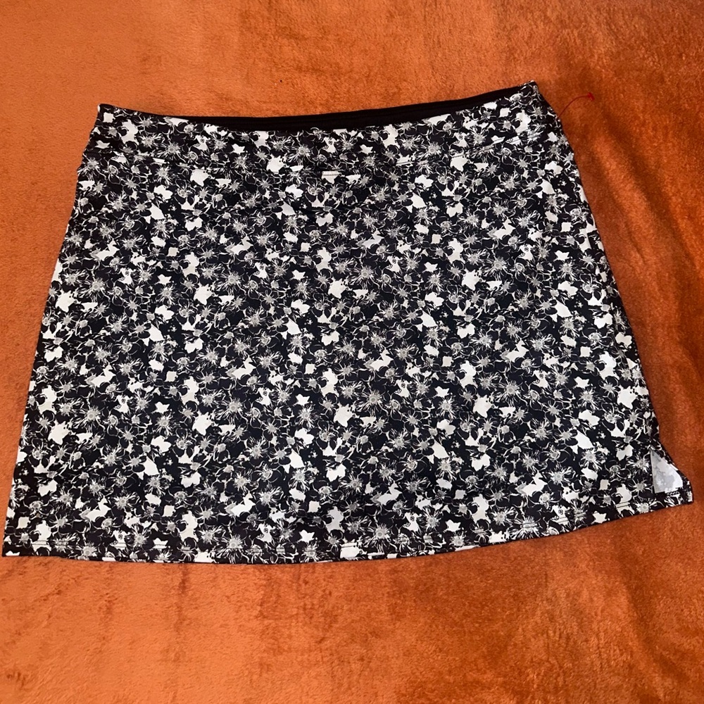 Floral Black and White Women's Athletic Skort